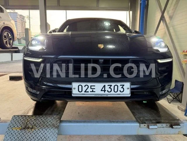 2017 Porsche Macan - Photo 1