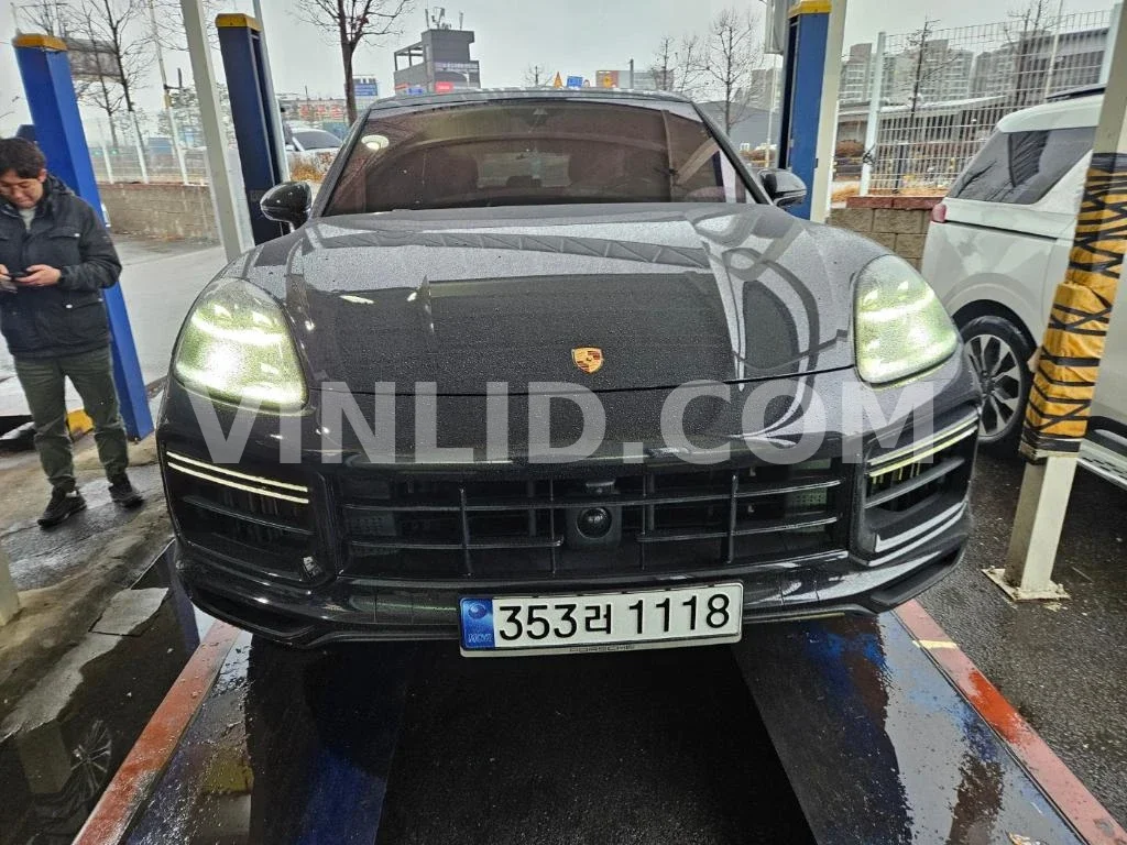 2020 Porsche Cayenne Turbo - Photo 1