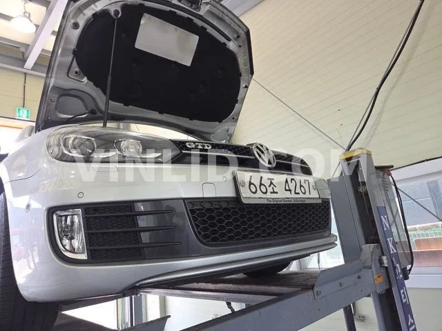 2010 Volkswagen Golf - Photo 1