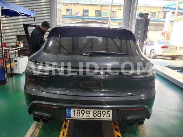 2023 Porsche Macan - Photo 1