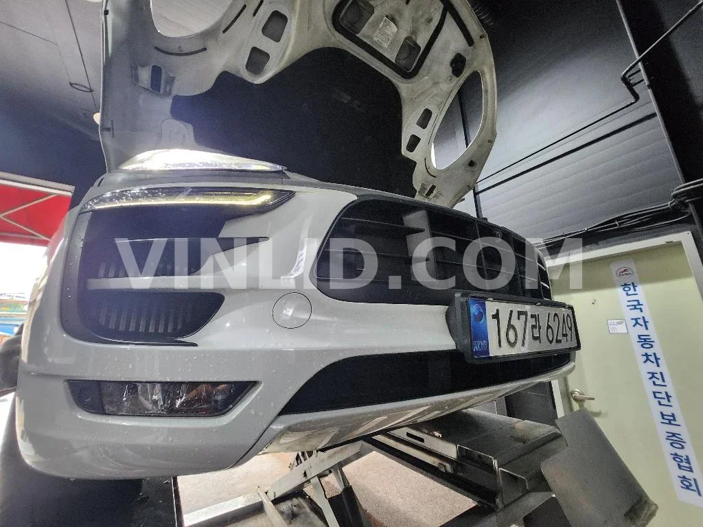 2017 Porsche Macan GTS - Photo 1