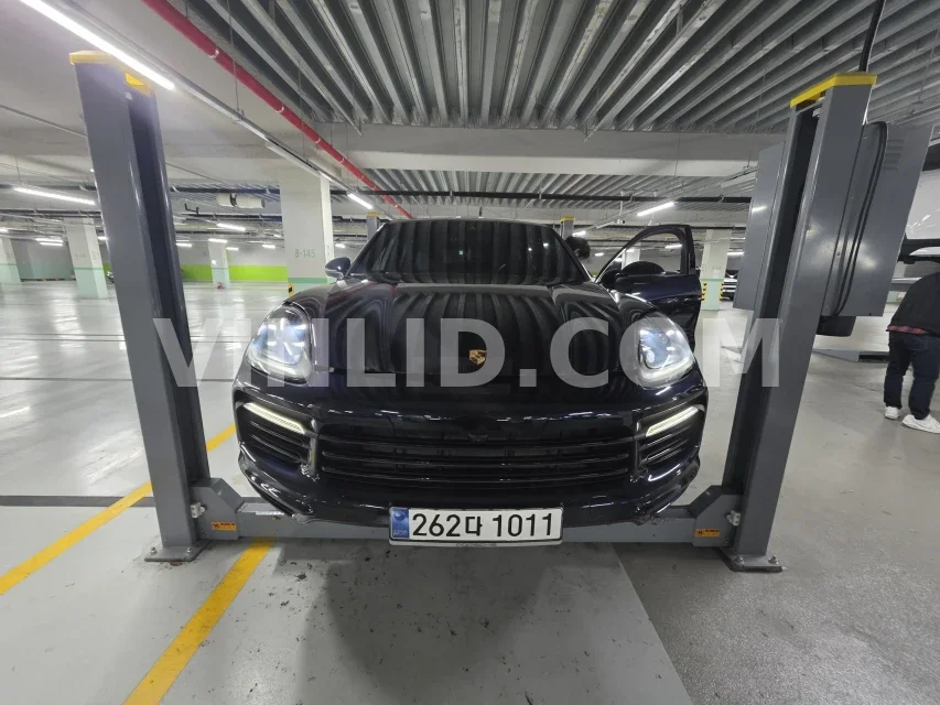 2021 Porsche Cayenne - Photo 1