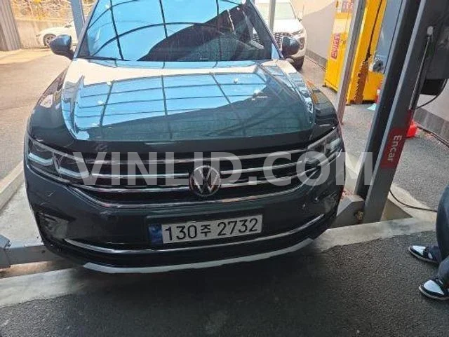 2023 Volkswagen Tiguan - Photo 1