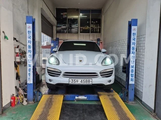 2014 Porsche New Cayenne - Photo 1