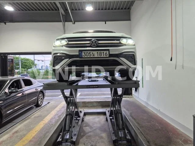 2023 Volkswagen Tiguan - Photo 1