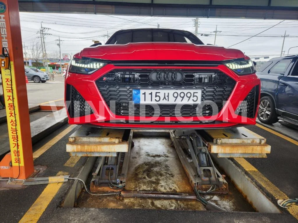 2022 Audi RS 6 Avant - Photo 1