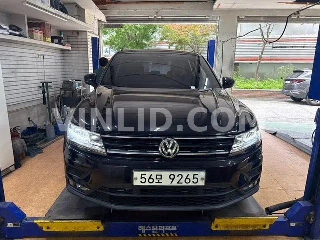 2018 Volkswagen Tiguan - Photo 1