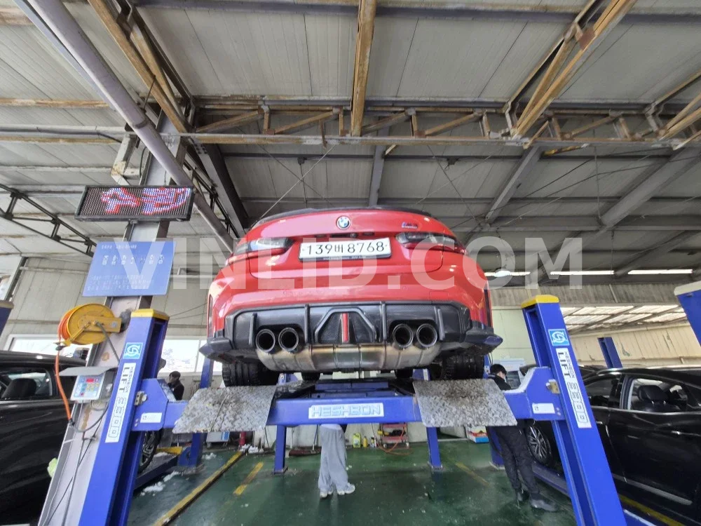 2021 BMW M3 Competition - Photo 2
