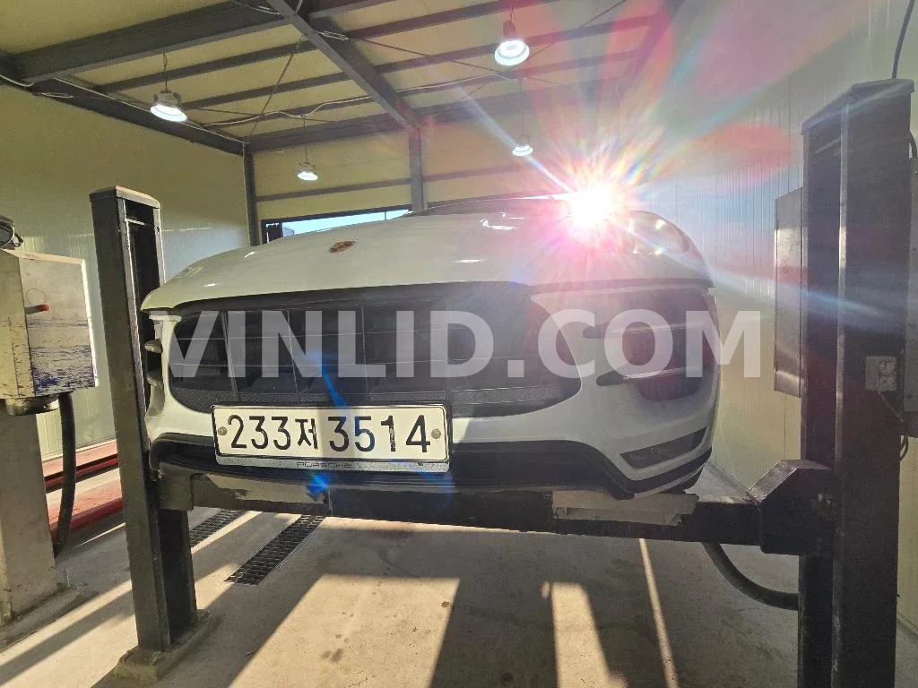 2015 Porsche Macan Turbo - Photo 1