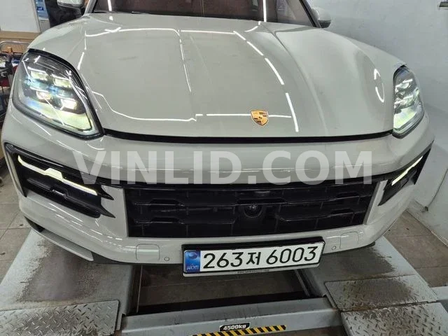 2024 Porsche Cayenne - Photo 1
