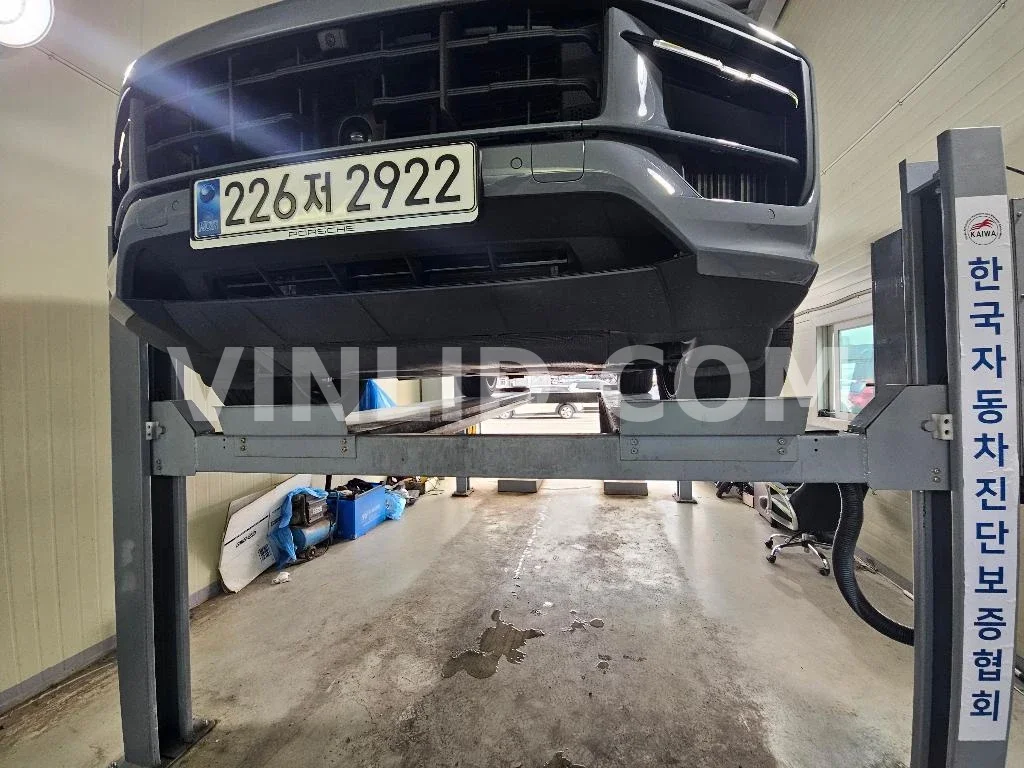 2025 Porsche Cayenne E-Hybrid COUPE (5 Seater) - Photo 1