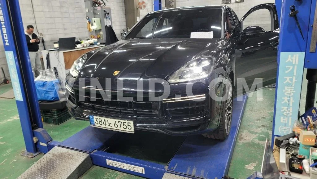 2021 Porsche Cayenne Turbo COUPE (5 Seater) - Photo 1