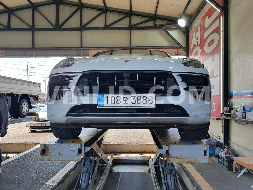 2021 Porsche Macan GTS - Photo 1