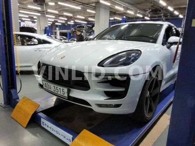 2017 Porsche Macan - Photo 1