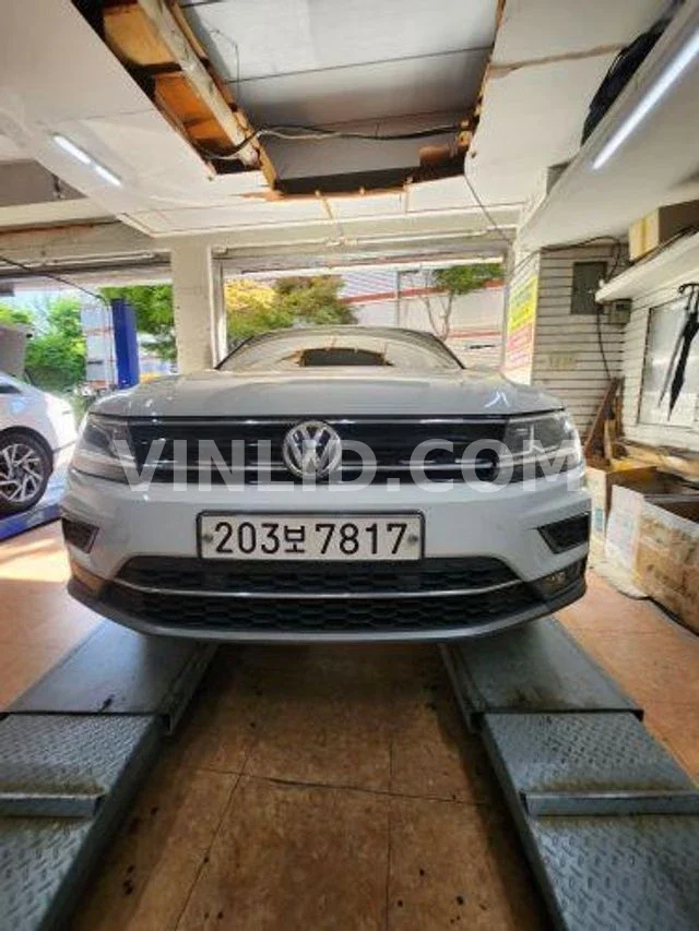2018 Volkswagen Tiguan - Photo 1