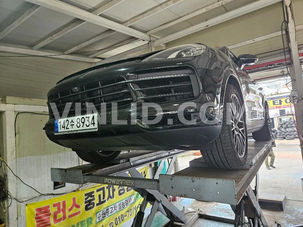 2023 Porsche Cayenne COUPE (5 Seater) - Photo 1