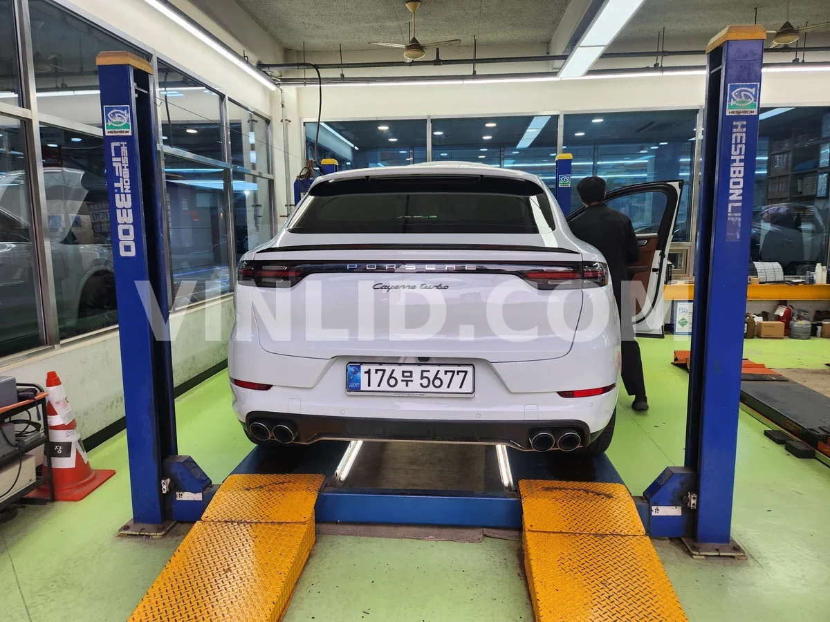 2020 Porsche Cayenne - Photo 1