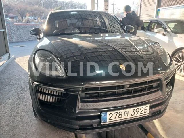 2022 Porsche Macan - Photo 1