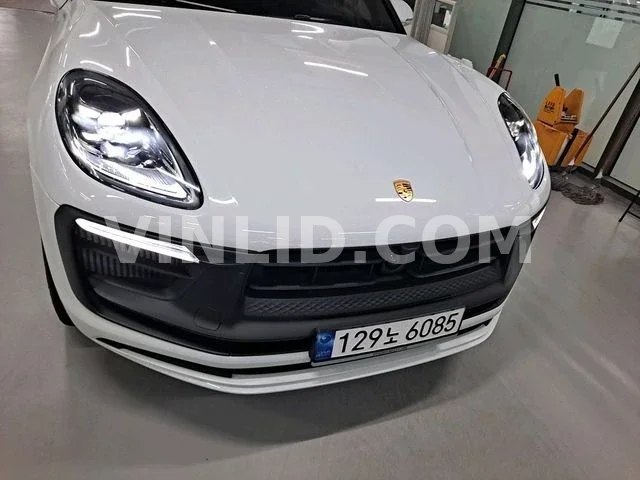 2023 Porsche Macan - Photo 1