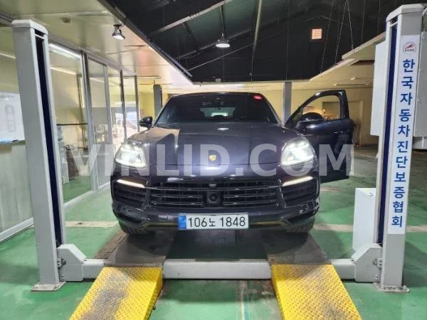 2022 Porsche Cayenne COUPE (5 Seater) - Photo 1