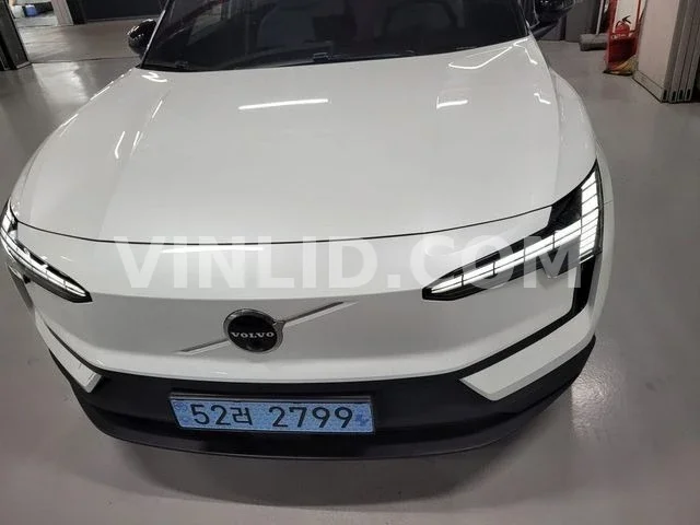 2025 Volvo EX 30 - Photo 1