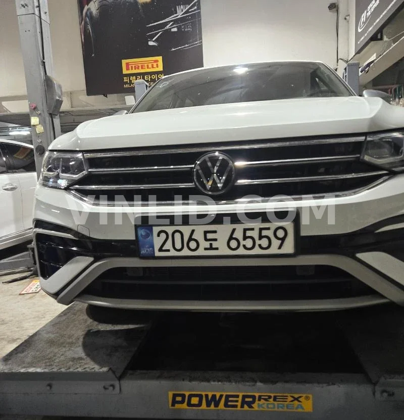 2023 Volkswagen Tiguan Allspace - Photo 1