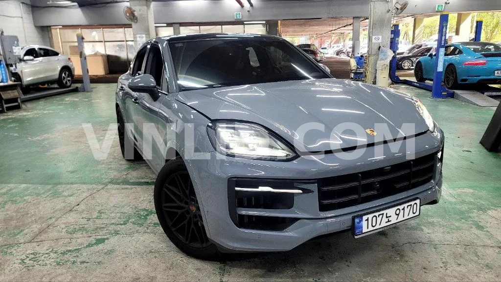 2024 Porsche Cayenne COUPE (5 Seater) - Photo 1
