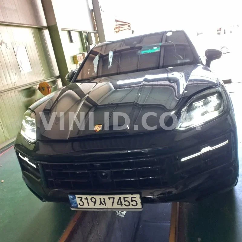 2024 Porsche Cayenne COUPE (5 Seater) - Photo 1