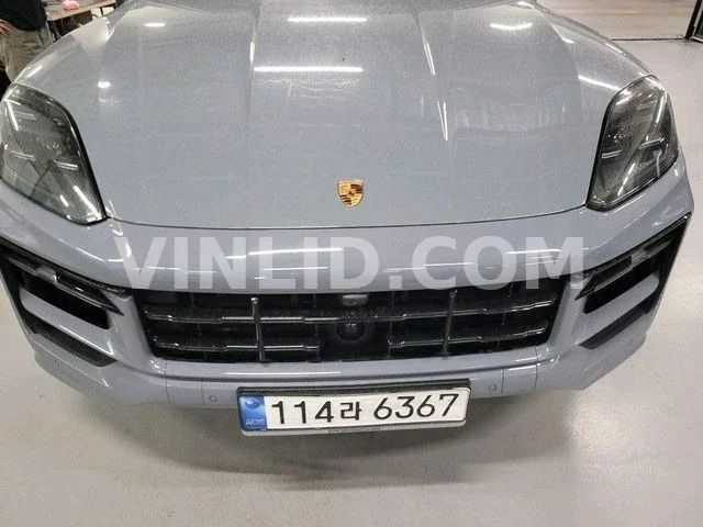 2024 Porsche Cayenne - Photo 1