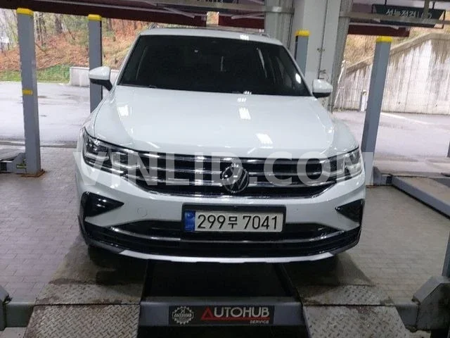 2023 Volkswagen Tiguan - Photo 1