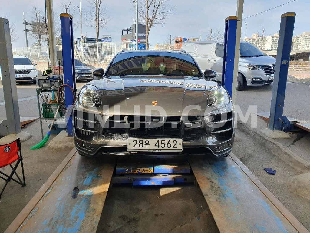 2015 Porsche Macan Turbo - Photo 1