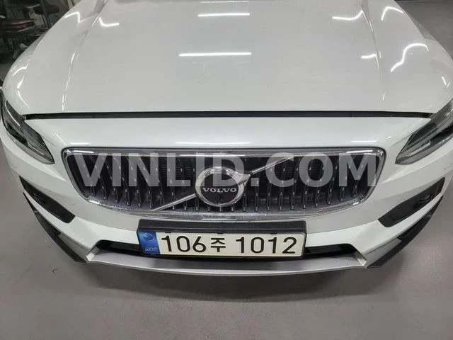 2021 Volvo V90 - Photo 1