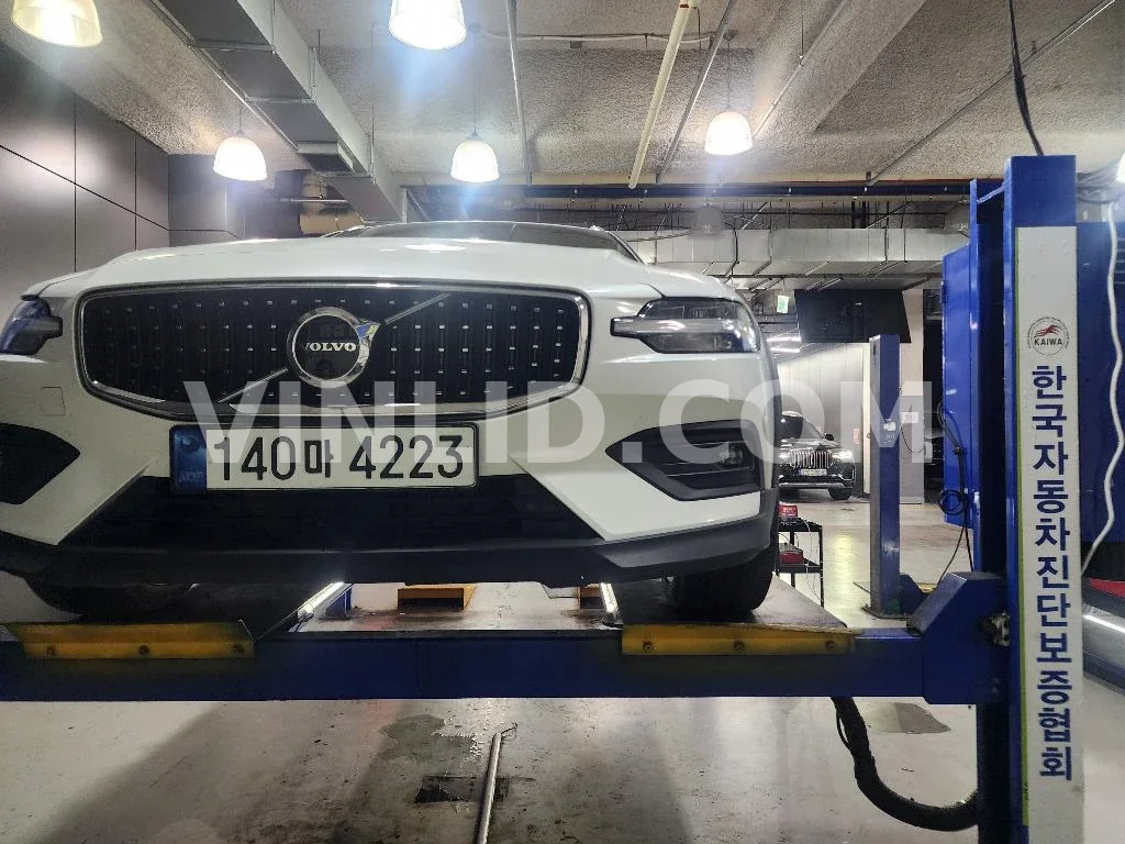 2024 Volvo V60 - Photo 1