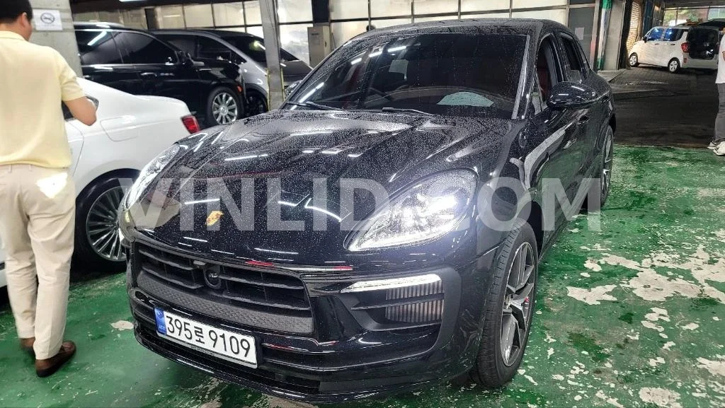 2024 Porsche Macan S - Photo 1