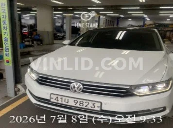 2018 Volkswagen Passat - Photo 1