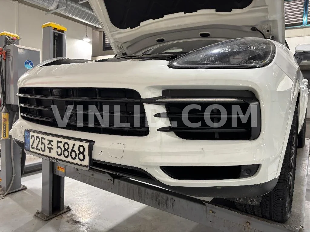 2021 Porsche Cayenne COUPE (5 Seater ) - Photo 1