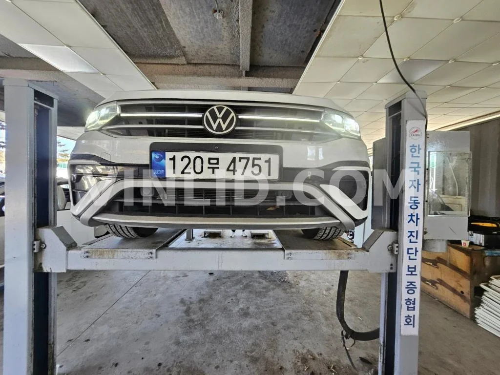 2023 Volkswagen Tiguan Allspace - Photo 1