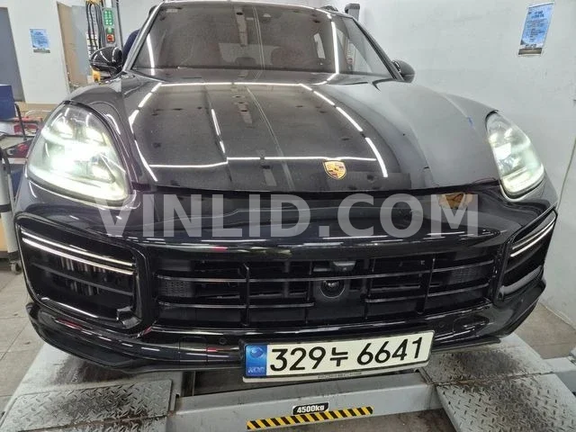 2020 Porsche Cayenne - Photo 1