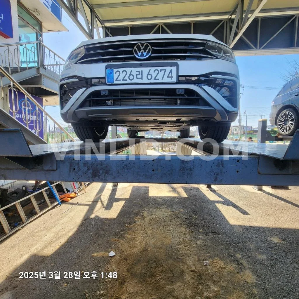 2023 Volkswagen Tiguan Allspace - Photo 1