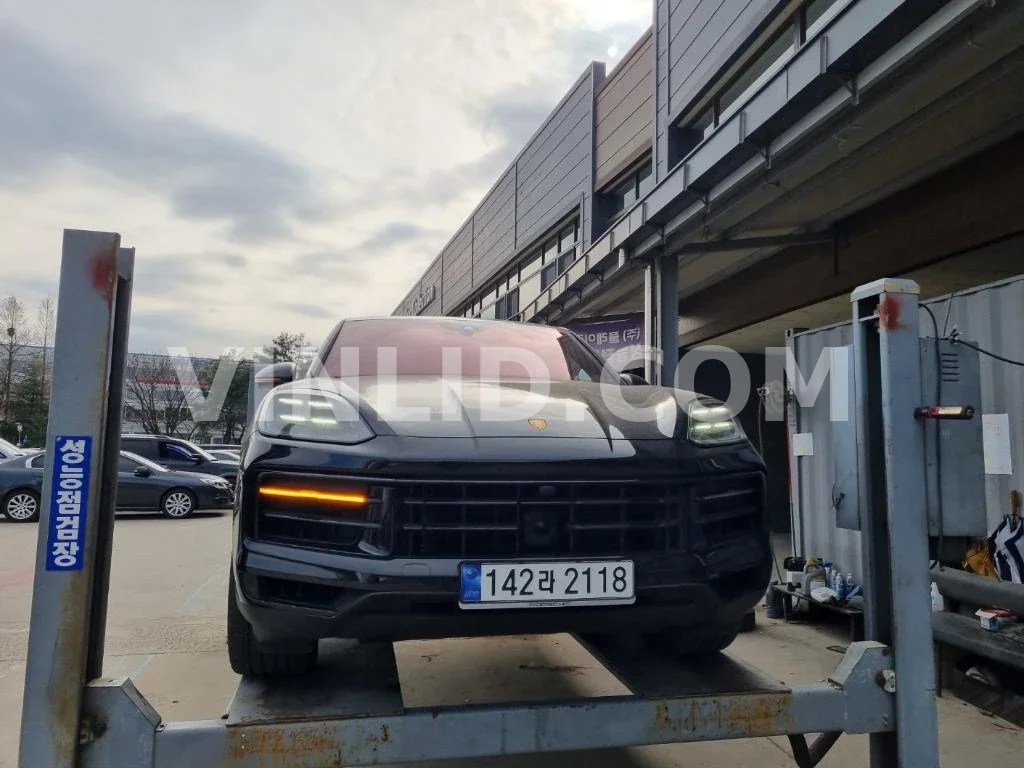 2024 Porsche Cayenne COUPE (5 Seater) - Photo 1