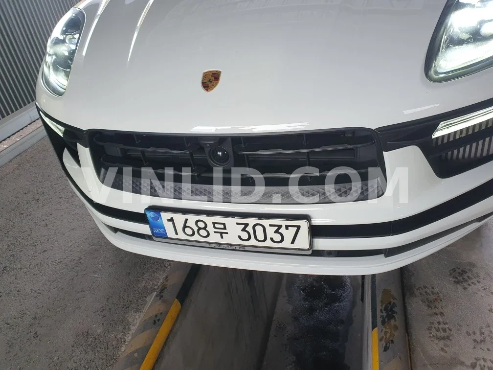 2022 Porsche Macan S - Photo 1