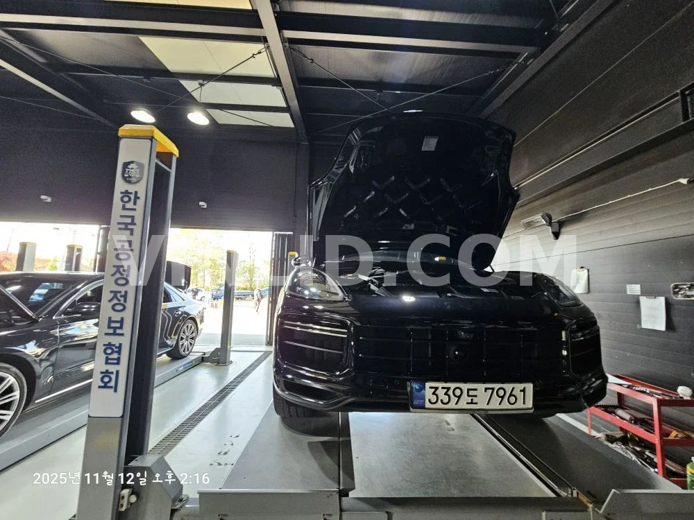 2020 Porsche Cayenne Turbo - Photo 1
