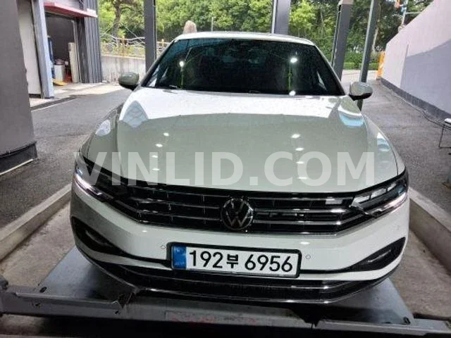 2022 Volkswagen Passat - Photo 1