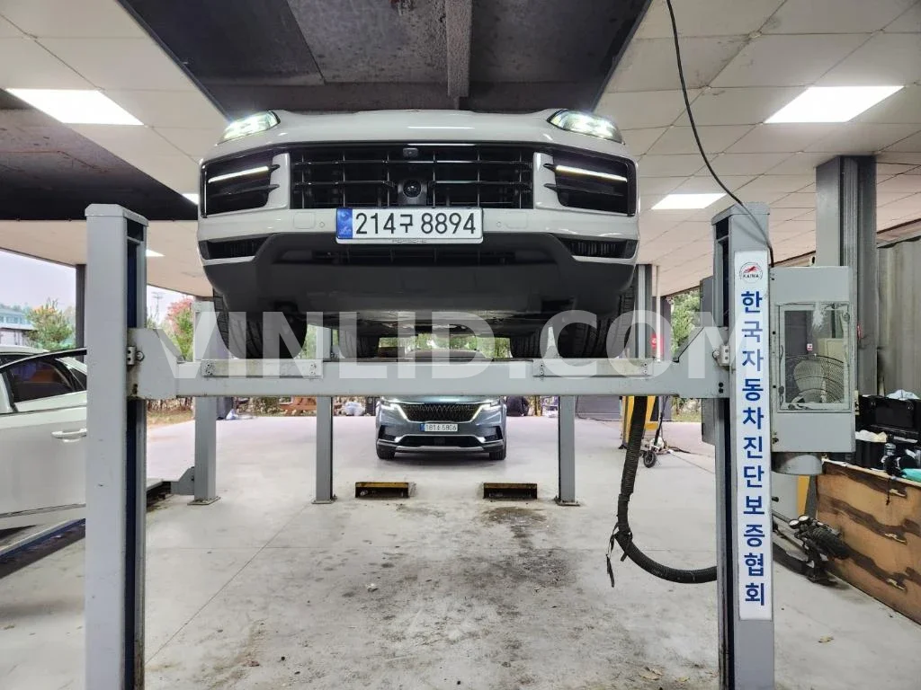 2024 Porsche Cayenne COUPE (5 Seater) - Photo 1