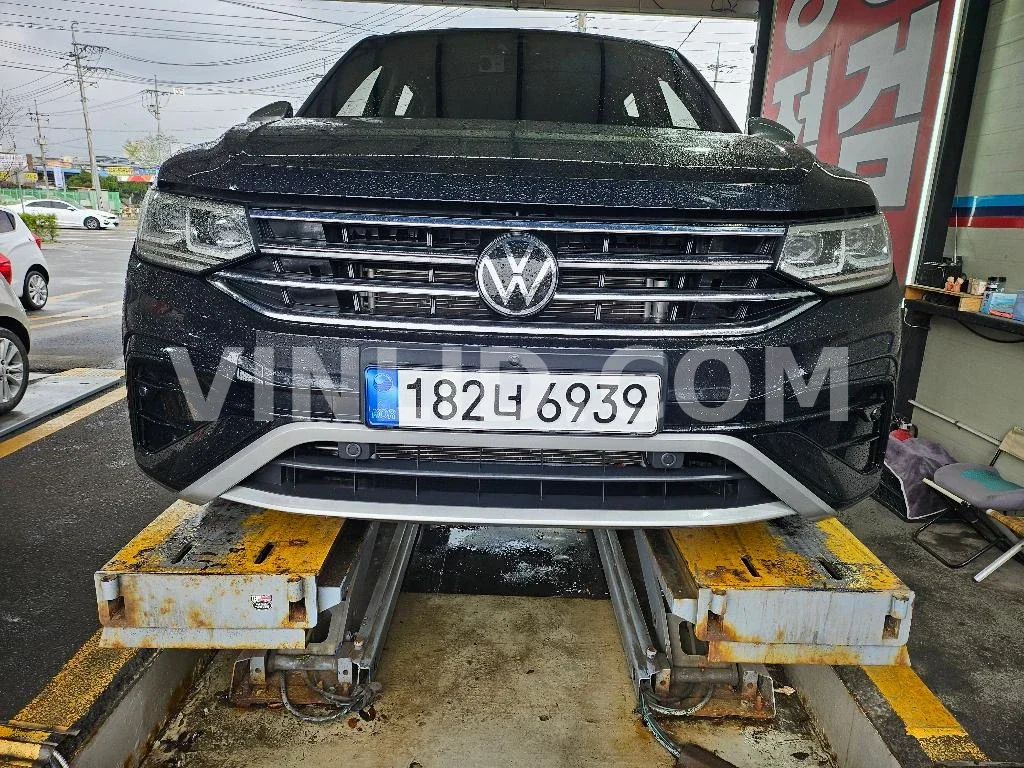 2023 Volkswagen Tiguan Allspace - Photo 1