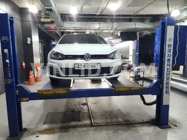 2015 Volkswagen Golf - Photo 1