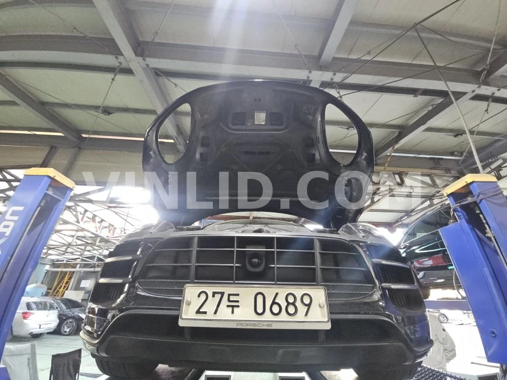 2016 Porsche Macan Turbo - Photo 1