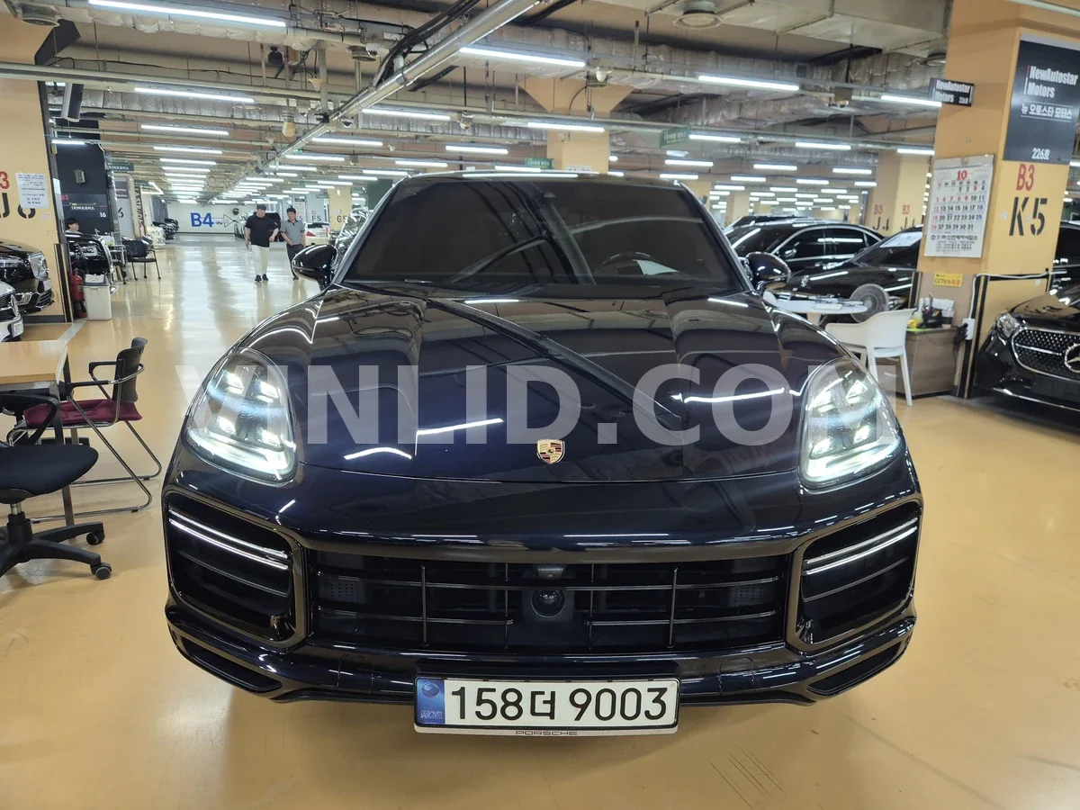 2021 Cayenne - Photo 1