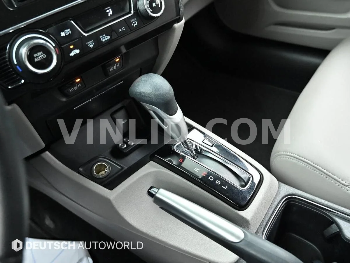 2013 Honda Civic Hybrid - Photo 9