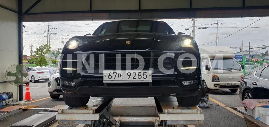 2015 Porsche Macan Turbo - Photo 1
